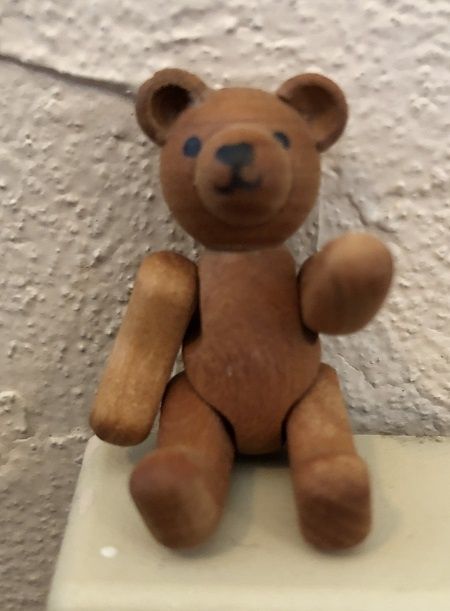 Hand Carved Wooden Bear mrb090941