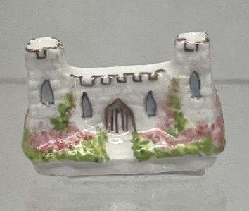 Hand Painted British Castle Figurine cn0001