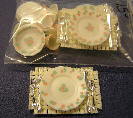 Hand Painted Dinnerware Serving for 4 ala539