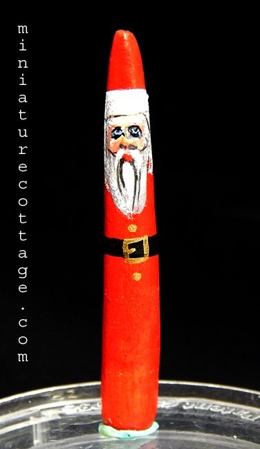 Handcrafted Santa rd111802
