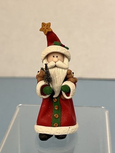 Hand Sculpted Santa mc031381