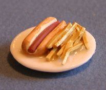 Hot Dog Plate w/ Fries rnd66