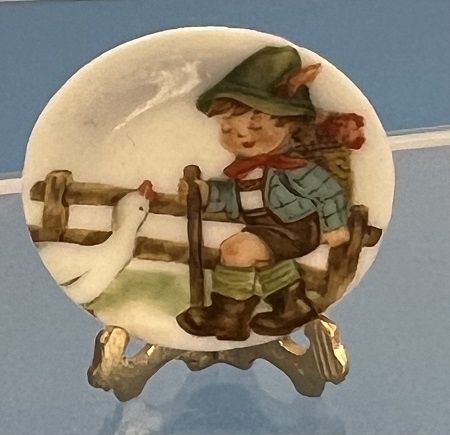 Hummel like Painted Plate with Plate Stand MC06054