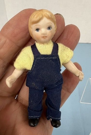 Jointed Girl in Overalls mc561x