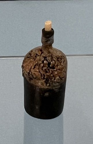 Jug in Brown with Molded Grapes mc031401