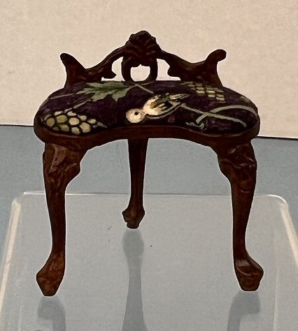Kidney Shaped Stool cn82502