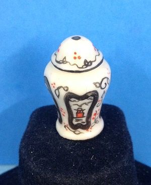 Japanese Hand Painted Porcelain Vase JDRS918