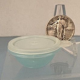 Large Tupperware Bowl with Lid MC031672