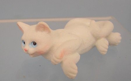 Laying Down White Cat mc05288