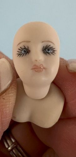 Little Jumeau Head on Shoulder Plate 2 dd023
