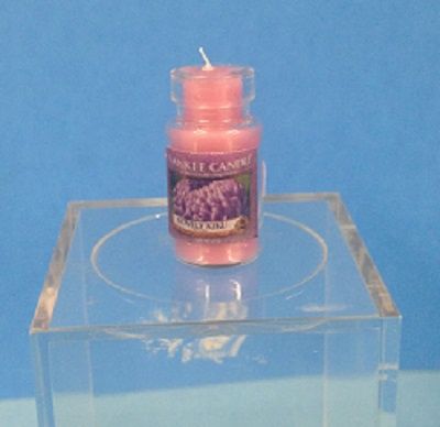 Lovely Kiku Yankee Candle stu070