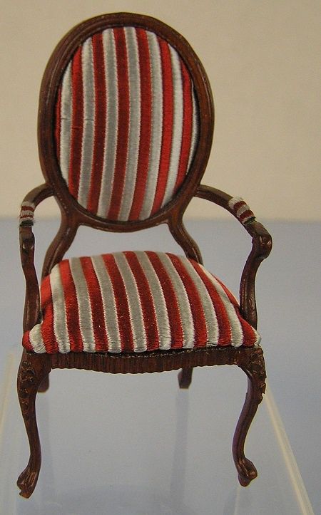 Mahogany Armed Chair bes477a