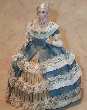 La Petite Belle Pattern - Everything Needed to Dress and Wig a Doll km5012
