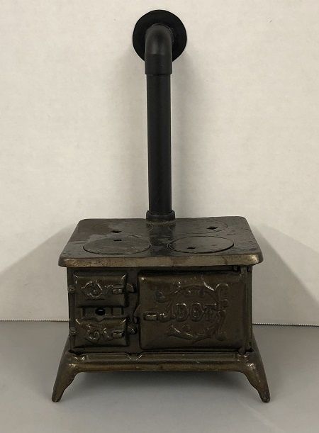 Larger Scale Heavy Cast Iron Stove mc03482