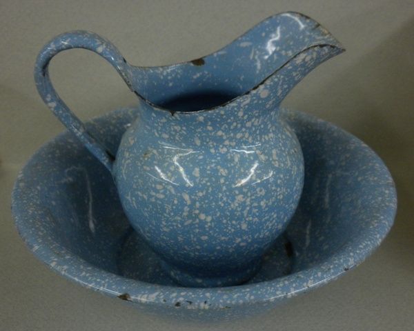 Larger Size Bowl and Pitcher auc28003