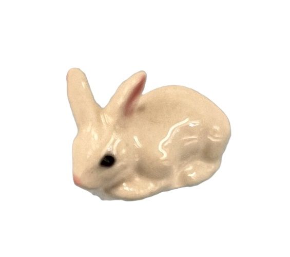 Little Glazed Porcelain Bunny mc031059