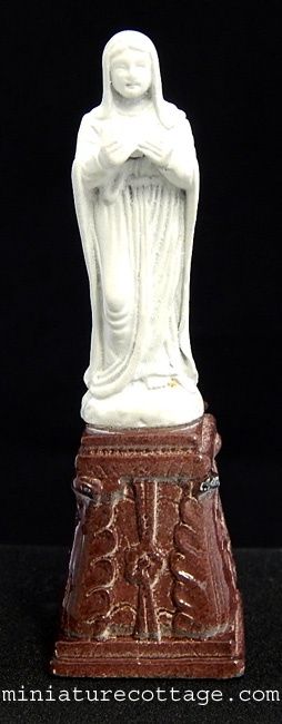 Lady Holding Orb rs61302