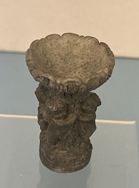 Large Birdbath with Cherubs dh5465