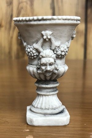 Large Urn, Gray a4165gy