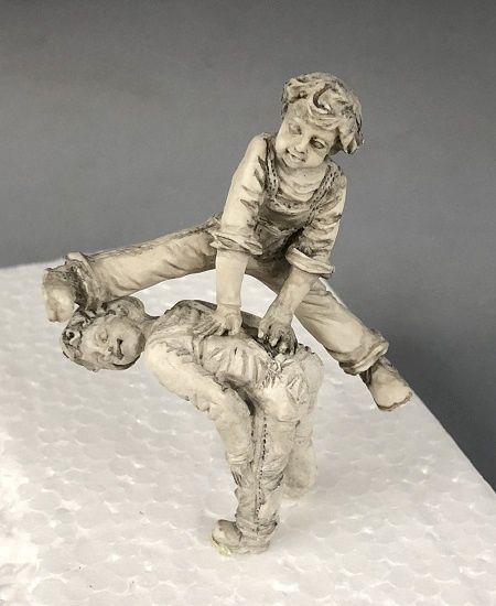 MC01921 Leap Frog Statue