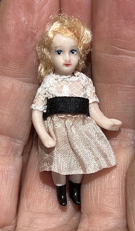 Little Beth mc04811