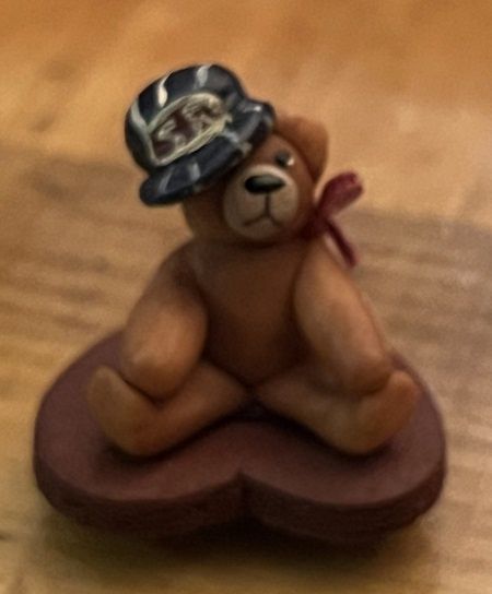 Little Brown Bear with Hat On ala515