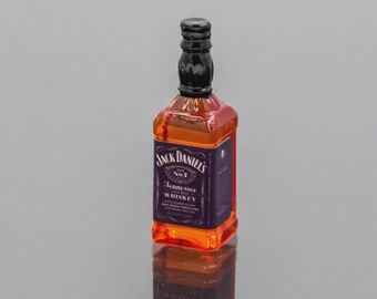 Large Bottle of Jack Daniels puy37