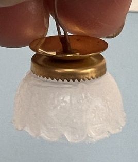 Light with Scalloped Shade mc1155x