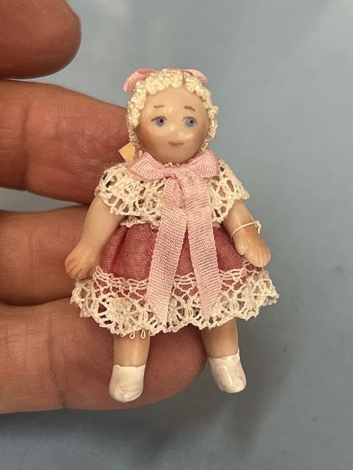 Little Girl in Pink mc031661