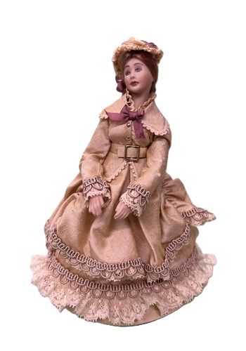 Lovely Lady in Light Taupe Silk pc095
