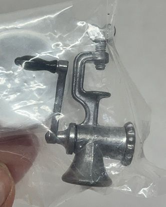 Meat grinder and bowl cn450