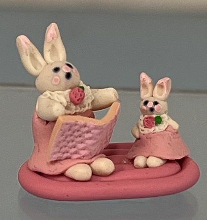 Mama Bunny Reading to Baby Bunny MC214x