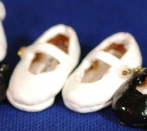 Mary Janes - White dcs05