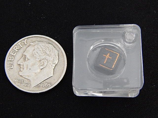 Micro Miniature Book "The Lord's Prayer" lh12183