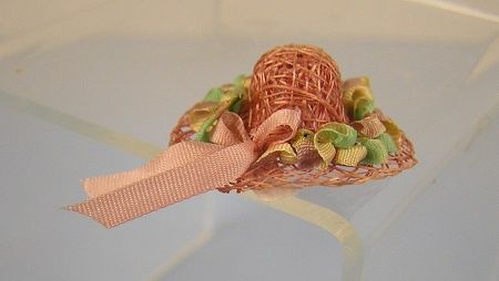 Mauve Decorated Hat ala387