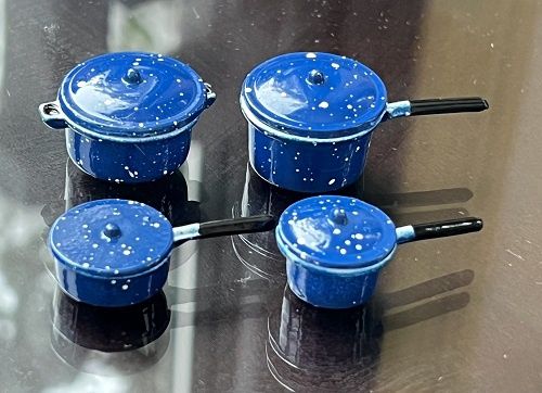 Metal Splatterware set of four pots and pans mc05745