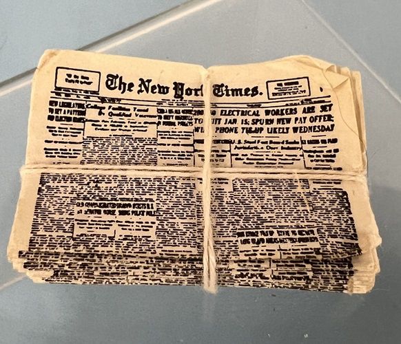 Newspaper Bundle MC031440