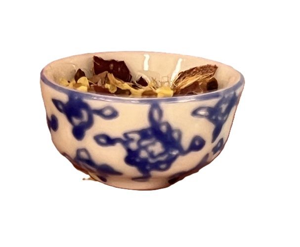 Nice Modern Blue and White Bowl of Potpourri cn0295