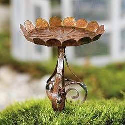 Mini Petal Birdbath jer00380