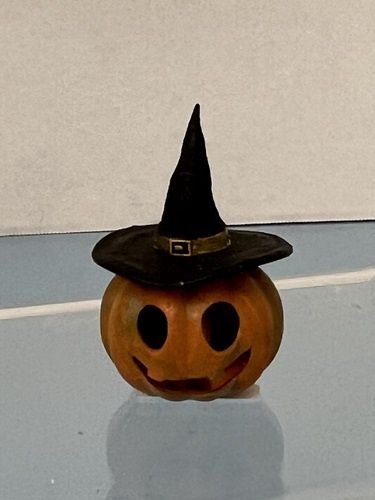 Mr. Pumpkin Head with Candle Inside mc030939