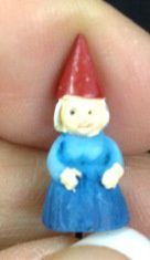 Micro Lady Gnome Pick gc17421
