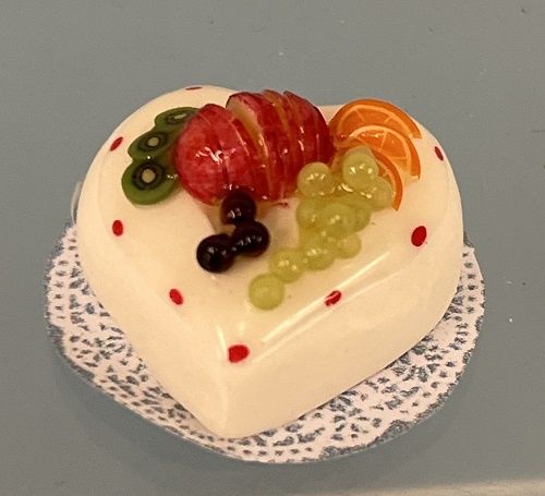 Miniature Heart Shaped Cake a3631