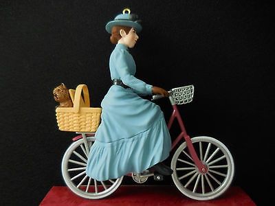 Miss Gulch of the WIZARD OF OZ 1501237312