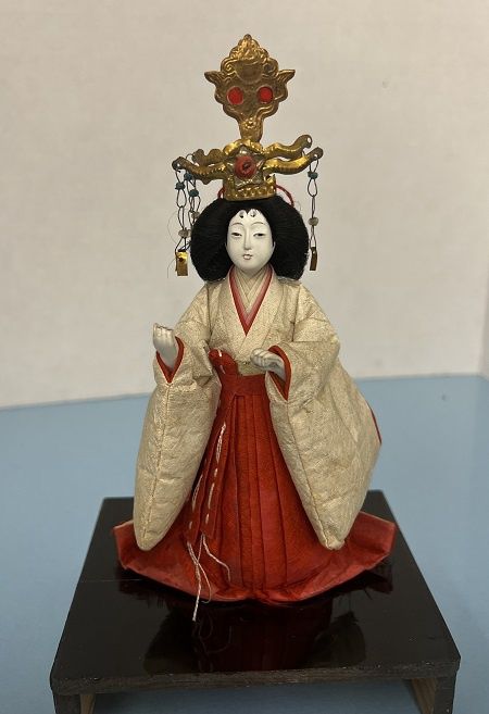 Oriental Doll on Box ala979