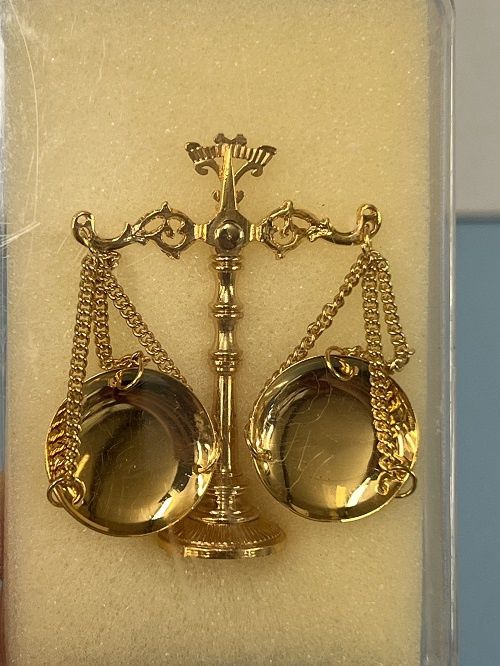 Mini Mundus Small Pharmacy Scales 17940