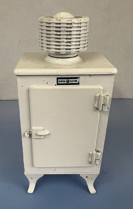 Monitor Top Refrigerator, Gently Played With ch22454