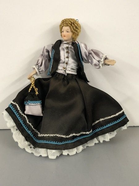 Old Dollhouse Doll mc62280
