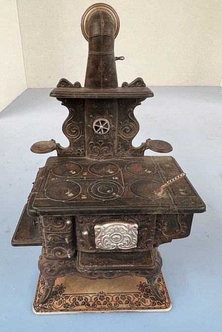Old Fashion Black Cook Stove mc05788