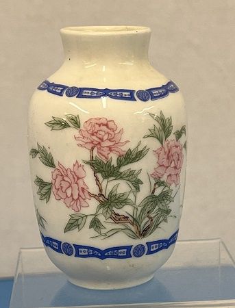 Oriental Design with Pink and Green Flowers ala610