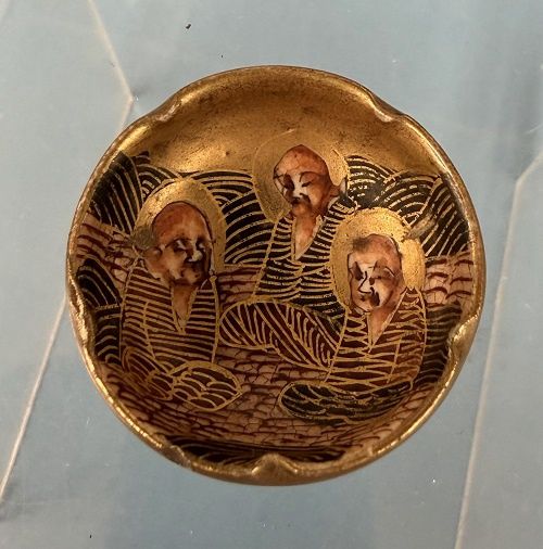 Oriental Gold Bowl with Faces in Design cn2036